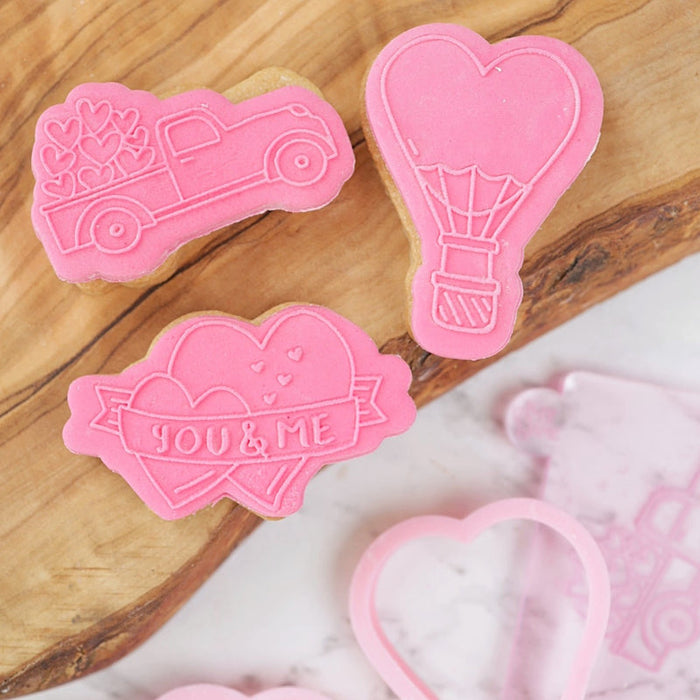 Sweet Stamp Cutter& Stamp - Amy Jane Collection "Love is in the Air"